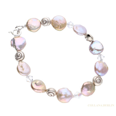 Armband aus Zuchtperlen, Silberschnecken und Swarovskikristallen