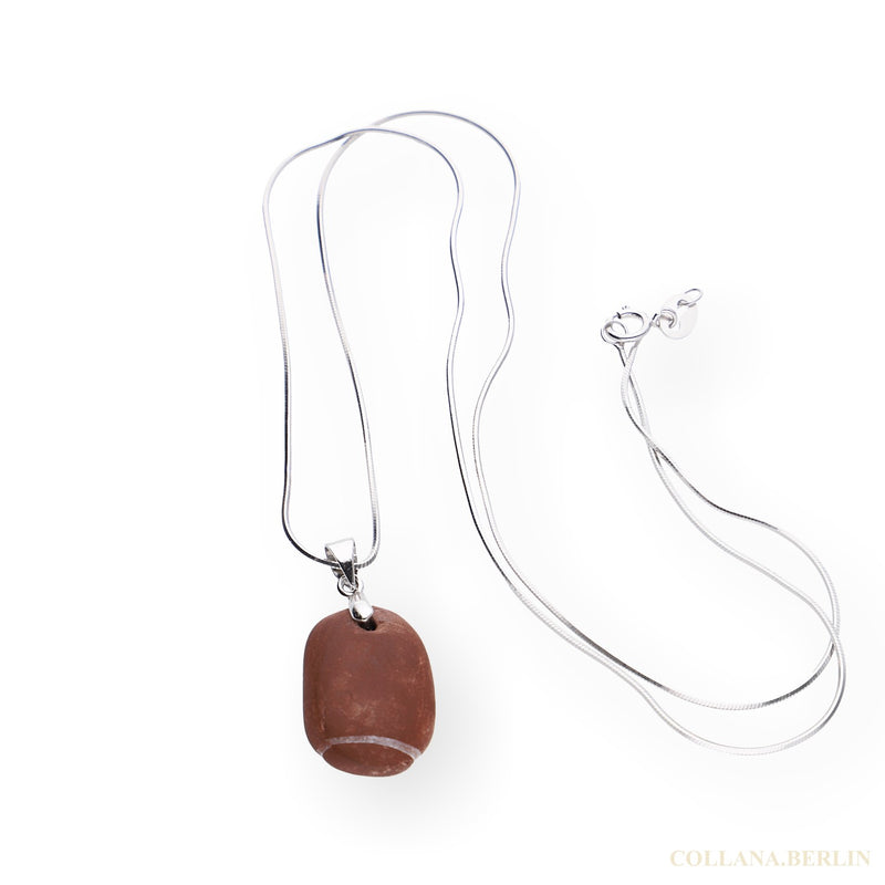 Beachjewellery: Kette aus 925 Silber mit Stein-Anhänger, rotbraun, rund meliert