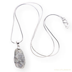 Beachjewellery: Kette aus 925 Silber mit Stein-Anhänger grau meliert
