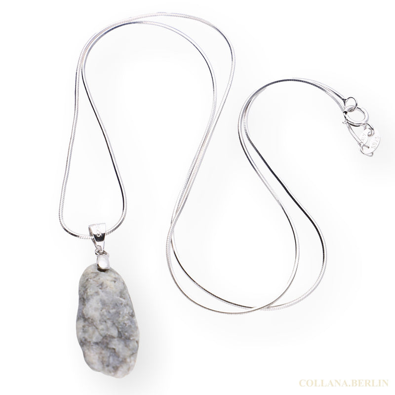 Beachjewellery: Kette aus 925 Silber mit Stein-Anhänger grau meliert