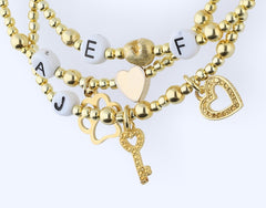 Goldfilled  Armband  aus Goldperlen mit Schlüssel und Herz, personalisierter Schmuck mit Buchstaben